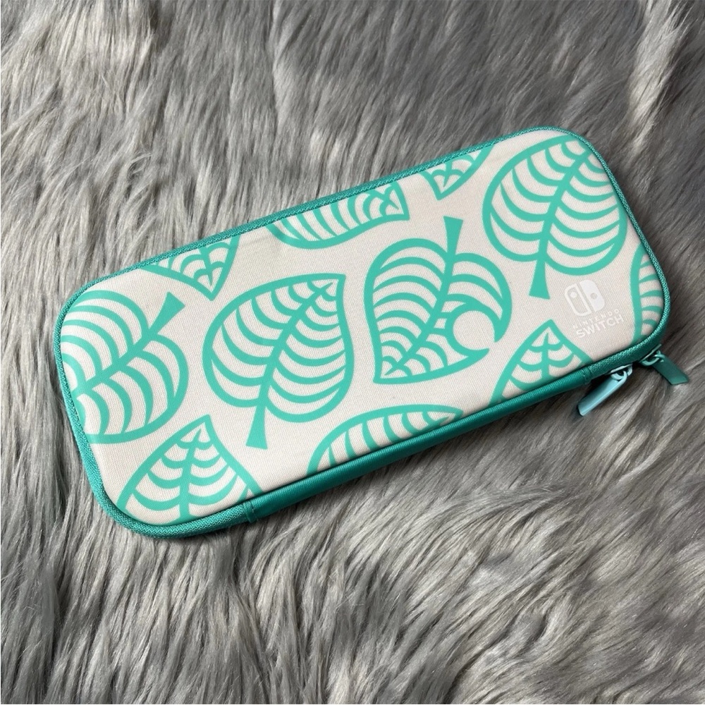 Animal Crossing Leaf Print Nintendo Switch Soft Case